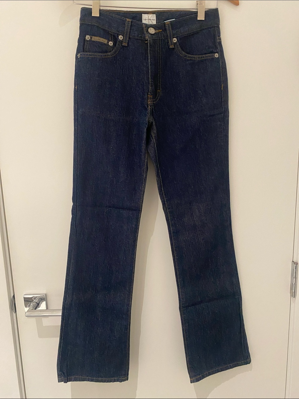 NWOT Calvin Klein CK Flare Jeans Size 1 Juniors
Dark Wash.